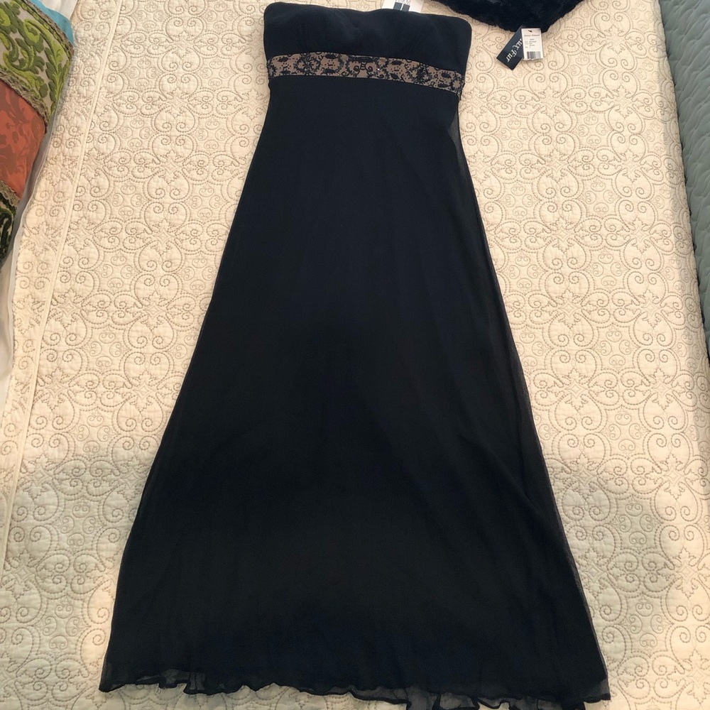 NEW Tadashi Shoji strapless gown w/ faux fur shrug